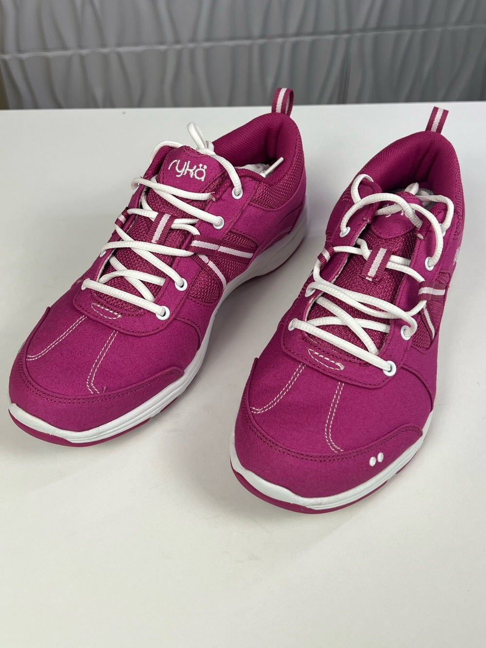 Ryka Tempo Fuchsia Athletic Sneakers - Size 9 BRAND NEW IN BOX